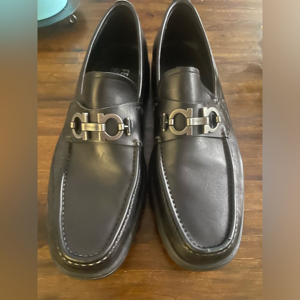 Ferragamo moccasin with Gancini ornament excellent condition 100% authentic
